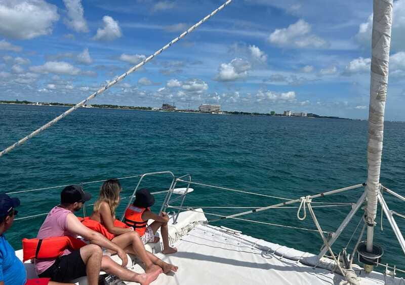 Cancun: Isla Mujeres Catamaran with buffet, drinks & snorkel - Meeting at Marina Cun Maran: arrive by 9:30 am