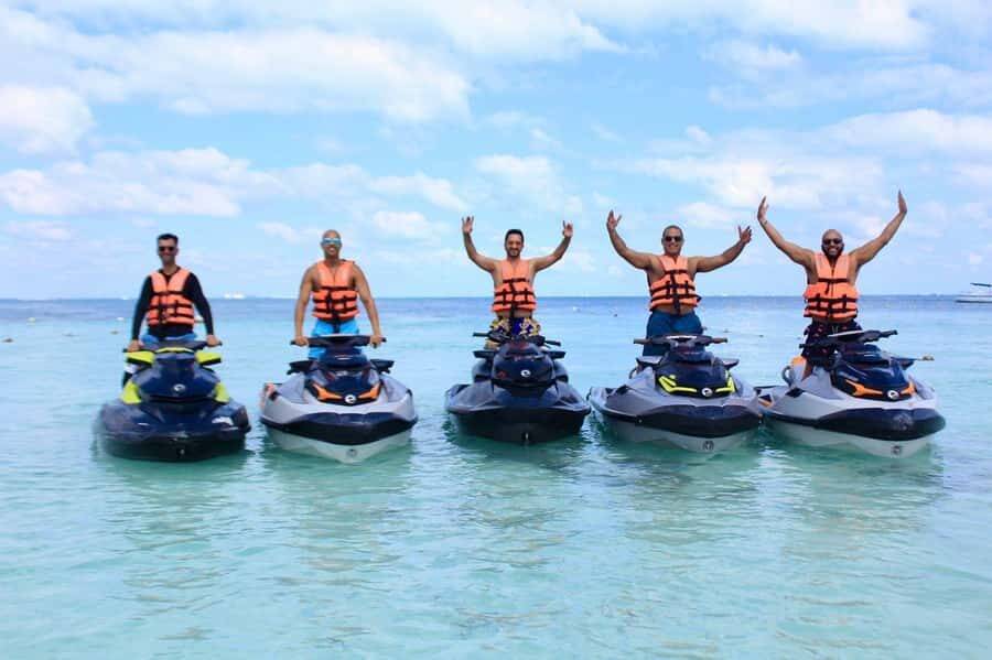 Cancun: Jet Ski Rental in Ocean Side - Included extras: fuel, showers, and the conservation fee