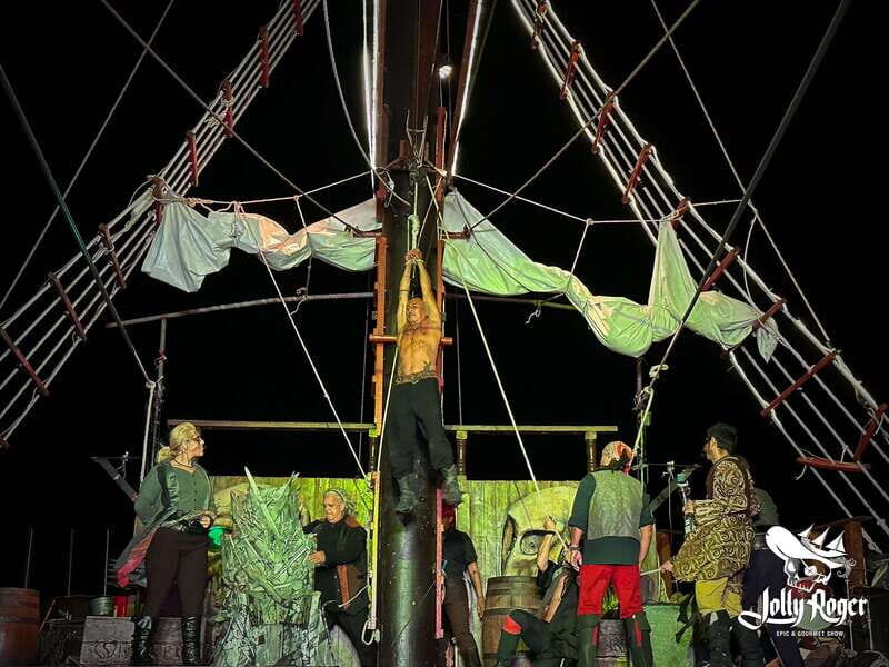 Cancún: Jolly Roger Pirate Dinner Cruise 2025 - Who Should Book This Pirate Dinner Cruise in 2025