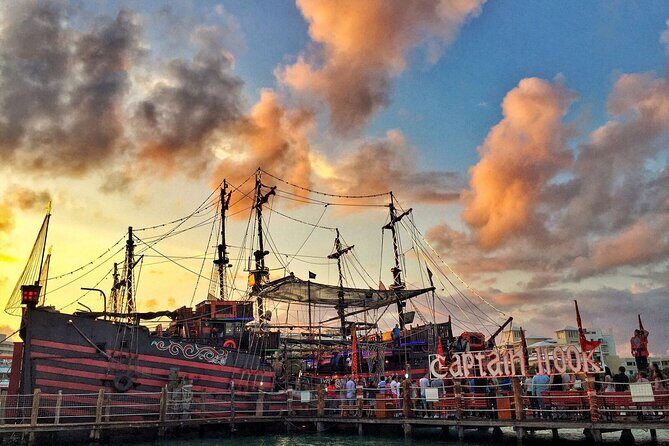 Cancun Pirate Ship Adventure : Dinner & Show at Sea 2 for 1 Deal - The Show and Pirate Assault: Audience Interaction Is the Whole Point