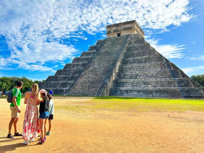 Cancun: Private Chichen Itza Tour, Cenote Swim, & Lunch - Chichén Itzá with a Private Guide: Faster Answers, Better Photos