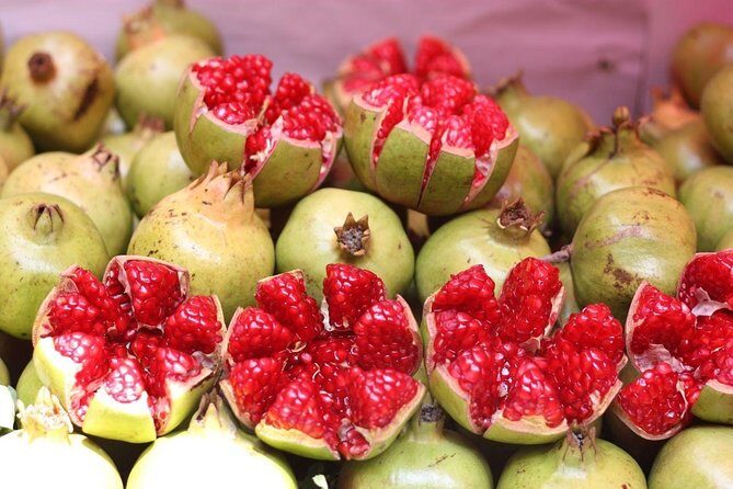 Cancun Private Foodies Market Tour and Street Food - The guide factor: why it can make or break the tour