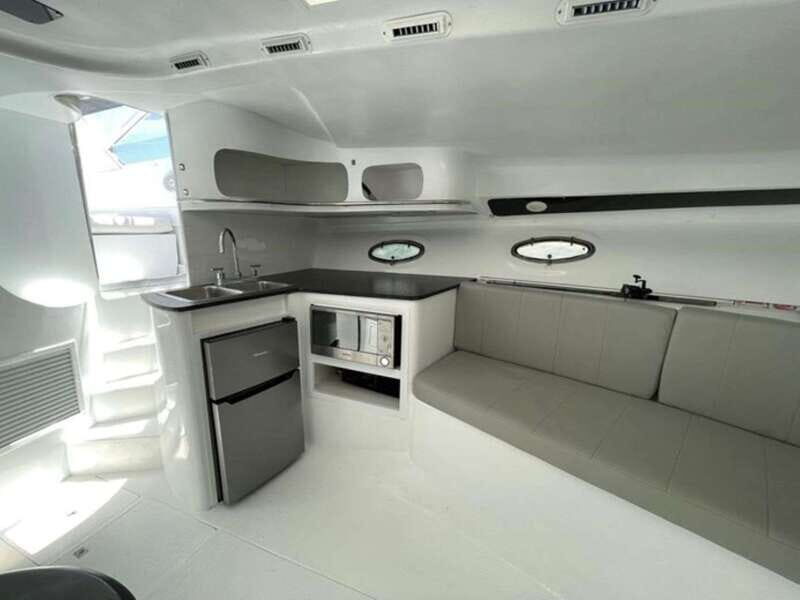 Cancún: Private Yacht Tour - Playa Norte anchoring on white sand