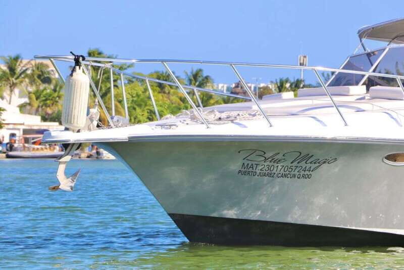 Cancún: Private Yacht Tour - Crew service and the small touches (Luis Angel, Bluetooth, safety briefing)