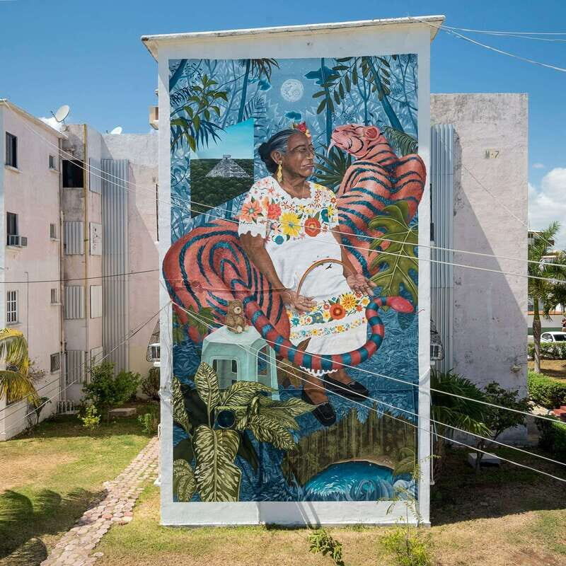 Cancún: Street Food, Local Market and Urban Art Tour - Drinks, sides, and spice: how the guide helps you eat smarter
