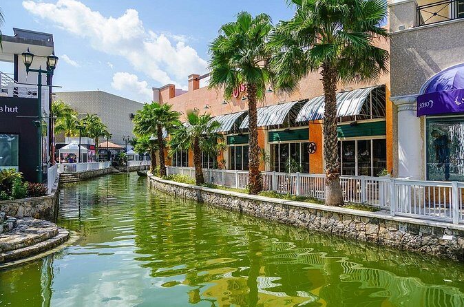 Cancun Walking Tour: Explore Top Sights & Hidden Gems - Stop 4: Avenida Tulum street art you can actually notice while walking