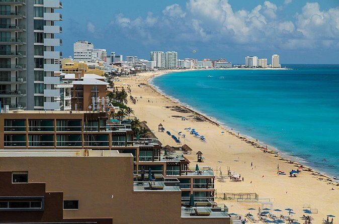 Cancun Walking Tour: Explore Top Sights & Hidden Gems - Stop 5: Mercado 28 for shopping and real street-food energy