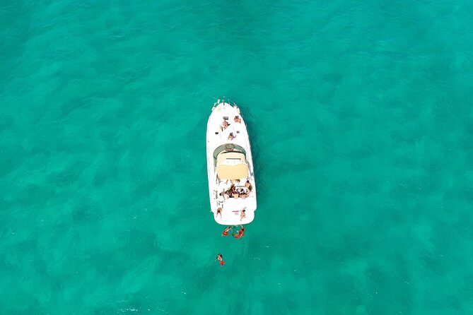 Cancun Yacht Charter to Isla Mujeres with Snorkeling -SR41H4 - Your yacht: comfort, space, and the small “nice touches” that matter