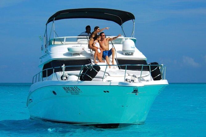 Cancún Yacht Rental SeaRay 46ft 25P13 - Crew captain and mates: why service quality matters on boats