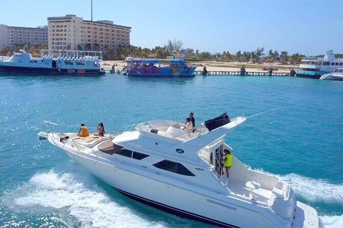 Cancun yachts rental YACHT 46 FT, 15 PAX MAX 25P12 - Staying Hydrated and Comfortable: What’s Included, What’s Extra