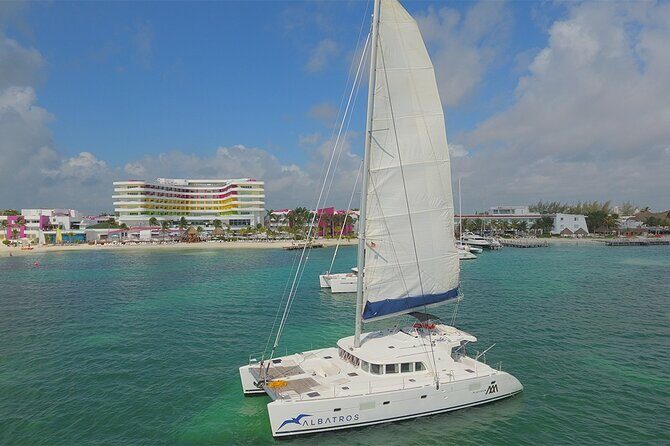Catamaran Albatros Platinum & Beach club & Open bar & Isla Mujeres - From Cancun check-in to Platinum sail: the first hour matters