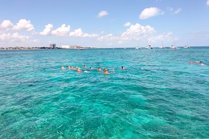 Catamaran Albatros Platinum & Beach club & Open bar & Isla Mujeres - Arriving at Isla Mujeres: VIP access to Amazonas Beach Club