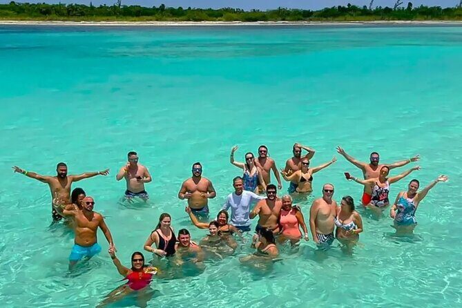 Catamaran in Cozumel with snorkeling at El Cielo and open Bar - Price and the extra 500 MXN dock fee to budget for