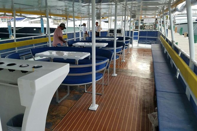 Catamaran Isla Mujeres Unlimited Departing from Playa del Carmen - Stop 2: Playa Norte swimming and snorkeling at El Meco