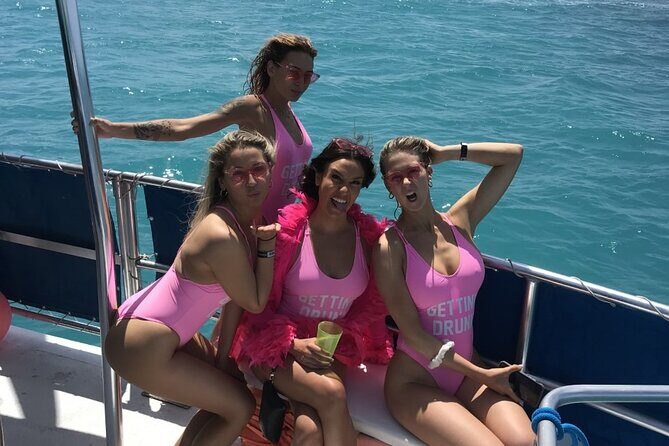 Catamaran Party Boat Cancun - Who should book this catamaran party in Cancun