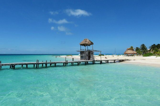 Catamaran Tour from Cancun to Isla Mujeres - English on board, photo pressure, and tips culture