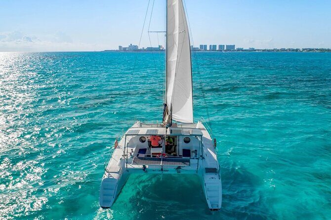 Catamaran Tour to Isla Mujeres from Cancún with Bar and Lunch - Cruising out of Cancún: what makes the day work