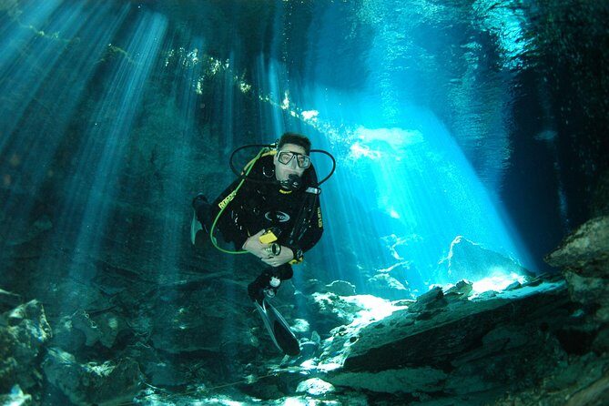 Cenotes 2-Tank Dive in Playa del Carmen/for certified divers only - The guide briefing and the reality of cave-like waters