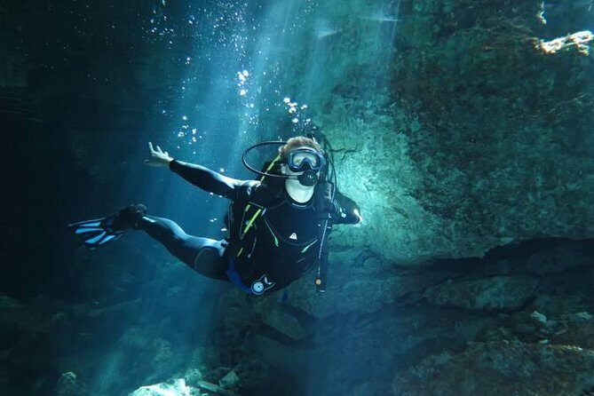 Cenotes diving - Ponderosa (Jardin del Eden) and Tajma Ha (Taj Majal): mossy Eden and bat-cave palaces