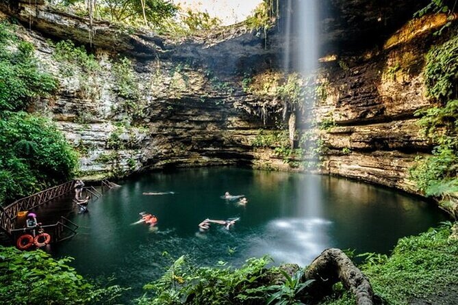 CHICHEN ITZA 3 OPTIONS TOUR: Classic, Plus or Premiere - Chichén Itzá with a guide: seeing El Castillo and the ceremonial center
