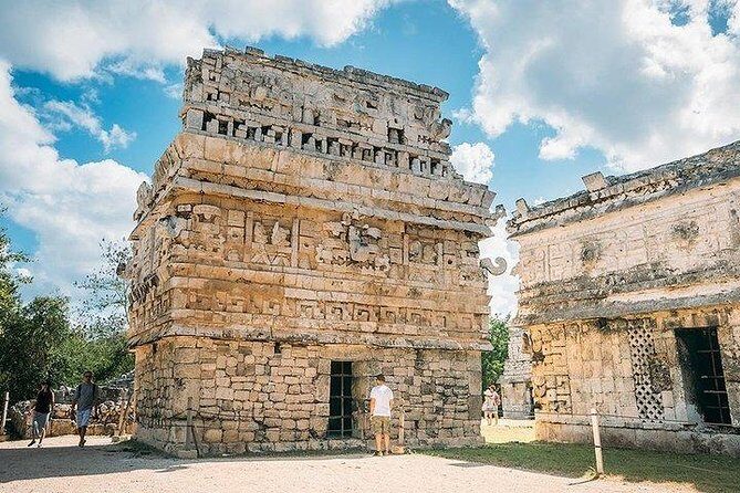 Chichen Itza and Cenote Chichikan Tourwith Valladolid From Cancun - Temple of Warriors and the sacred cenote story (the part most people remember)