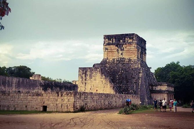 Chichen Itza and Cenote Tour from Merida - Lunch with air-conditioning: use it as a recharge, not just a meal