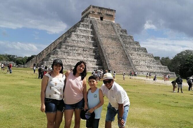 Chichen Itza and Dos Cenotes Experience from Cancun - Real Mayab buffet stop: eat well before the long day