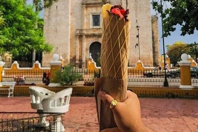 Chichen Itza and Mayan Traditions - Yucatán lunch: cochinita pibil, tamales, and empanadas
