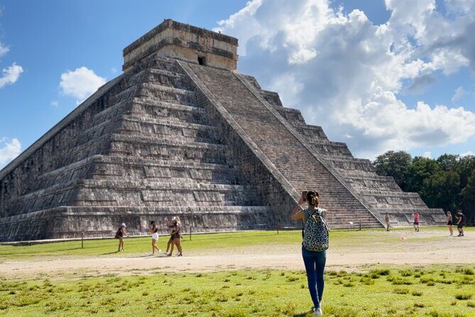 Chichen Itza Cenote and Valladolid Small Group Experience - Chichén Itzá: Kukulkán, the Observatory, and the Marketplace