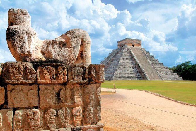 Chichen Itzá, Cenote Ik Kil, Valladolid Premium Reduced Group - Valladolid: downtown landmarks in a short, manageable stop