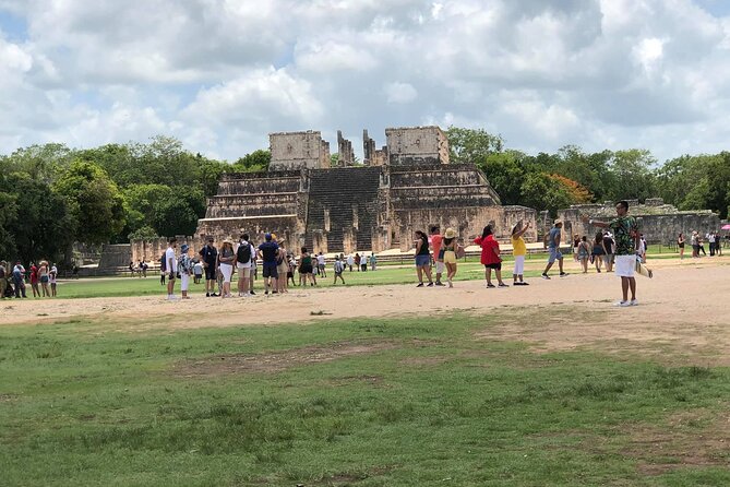 Chichen Itza, Cenote Saamal & Valladolid from Playa del Carmen - Valladolid in 20 Minutes: Church, Main Square, and Local Crafts