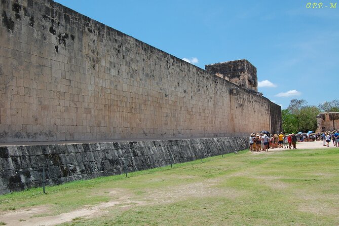 Chichen Itza, Cenote Saamal & Valladolid from Playa del Carmen - Lunch and Cultural Touches: The Meal Isn’t an Afterthought