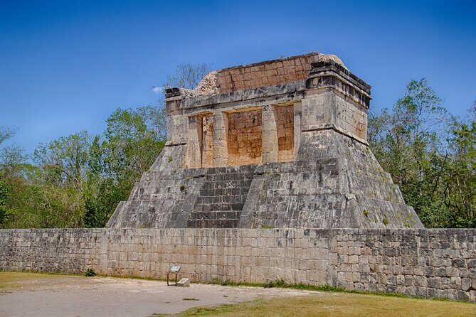Chichen Itza, Cenote Sagrado and Valladolid from Cancun - Valladolid in 20 Minutes: The Photo Stop That Works (If You Know the Goal)
