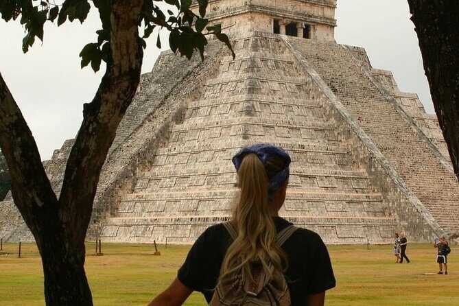 Chichen Itza + Cenote Suytun and Ikkil + Buffet and more! - English on a mixed-language bus: what to expect