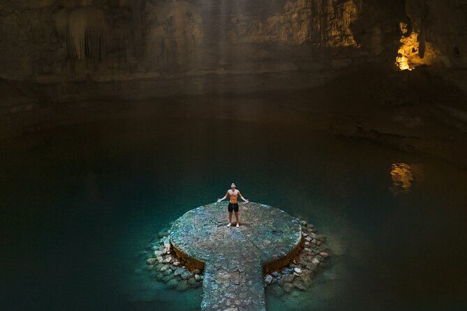 Chichen Itza + Cenote Suytun and Ikkil + Buffet and more! - Chichén Itzá with bilingual guides and real photo time