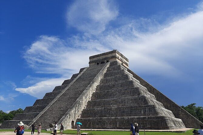 Chichen Itza Deluxe And Ancestral Cenotes Suytun and Ik-kil - Ik-kil Cenote: Clear Water, Lush Surroundings, and One Strong Hour in