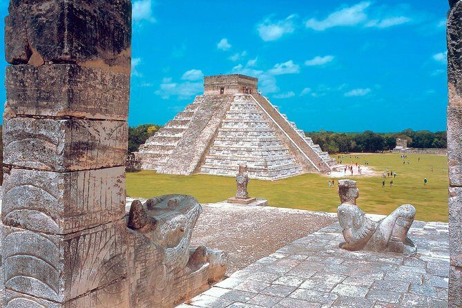 Chichen Itza Deluxe Valladolid and 2 Cenotes - Cenote Hubiku Steps: The Sunbeam-Through-the-Hole Moment