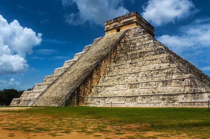 Chichen Itza Express Tour from Cancun - The biggest ball court in the Mayan world: more than a sports story