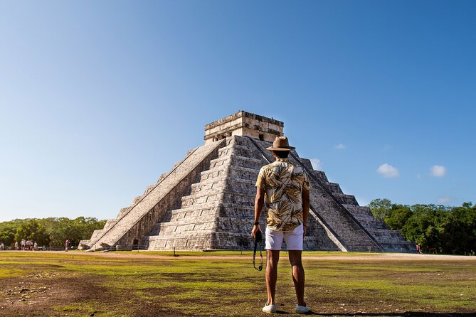 Chichén Itzá Guided Tour with Cenote & Buffet at Valladolid - Entering Chichén Itzá with a guide and earphones