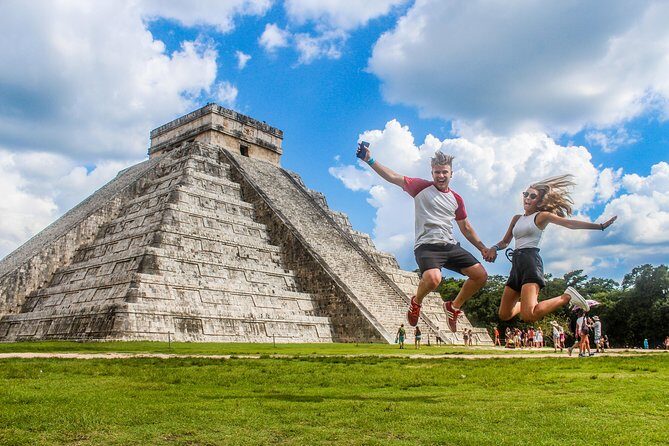 Chichen Itza Options with Sacred Cenote from Cancun - Cancun pickup, bus ride, and timing (aka the day’s real rhythm)