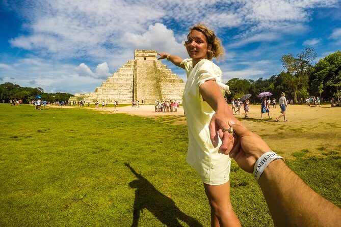Chichen Itza Options with Sacred Cenote from Cancun - Shops, souvenir stops, and the overpricing reality