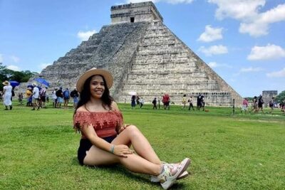 Chichen Itza Premium (We leave DE Merida Yucatan) - Izamal: square views, Convent San Antonio de Padua, and the Kinich Kakmo pyramid