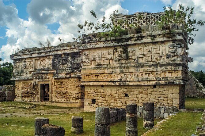 Chichen Itza: Self-Guided Tour with Audio Narration & Map - Handicraft Market and the official-guide stop: get oriented fast