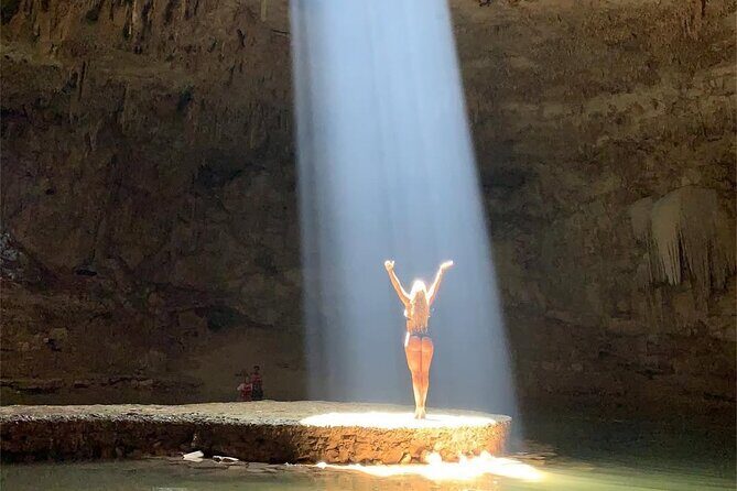 Chichen Itza, Suytun and Ikkil cenotes in One Day Tour! - Chichén Itzá: guided context and time for your own photo walk