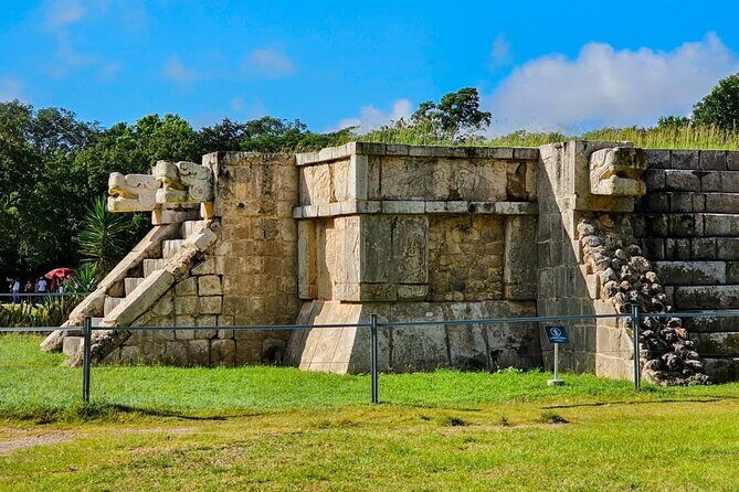 Chichen Itza, Suytun and Ikkil cenotes in One Day Tour! - Valladolid in 45 minutes: a calm finish after history and cenotes