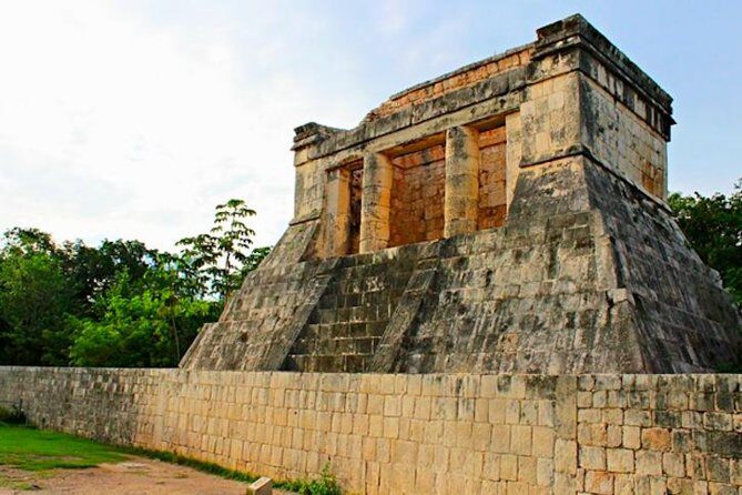 Chichen Itza the Mayan Wonder Tour from Cancun and Riviera Maya - Valladolid Pueblo Magico on a Time Budget