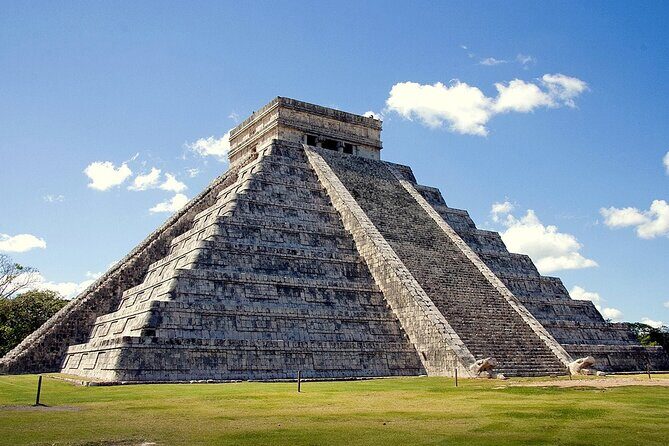 Chichen Itza Tour, Cenote Samula, Valladolid from Cancún - Chichén-Itzá: the guided core and where your free time helps