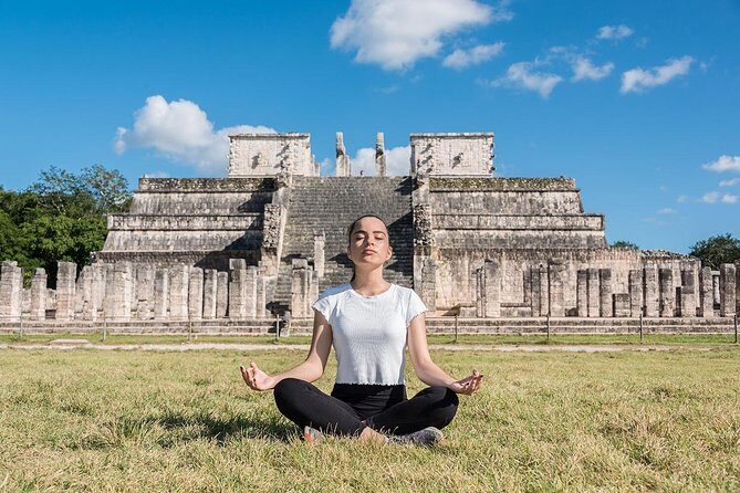 Chichén Itzá Tour with Cenote Xunáan, Valladolid & Lunch - Lunch: included, but drinks are on you