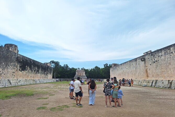 Chichen Itza: Tour with Expert Guide without lines! - Start smart: meeting point, moving through the site, and the early-arrival trick