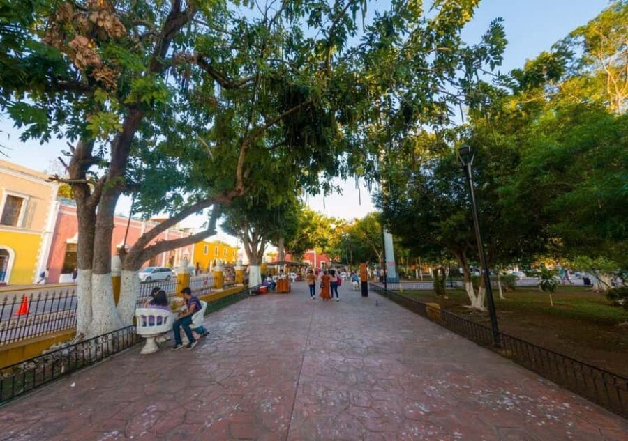 Chichen Itza: Visit the ruins, sacred cenote and Valladolid - Valladolid quick visit: colonial streets and photo-friendly stops